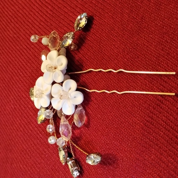 Elegant Floral Hair Pins - Picture 2 of 9